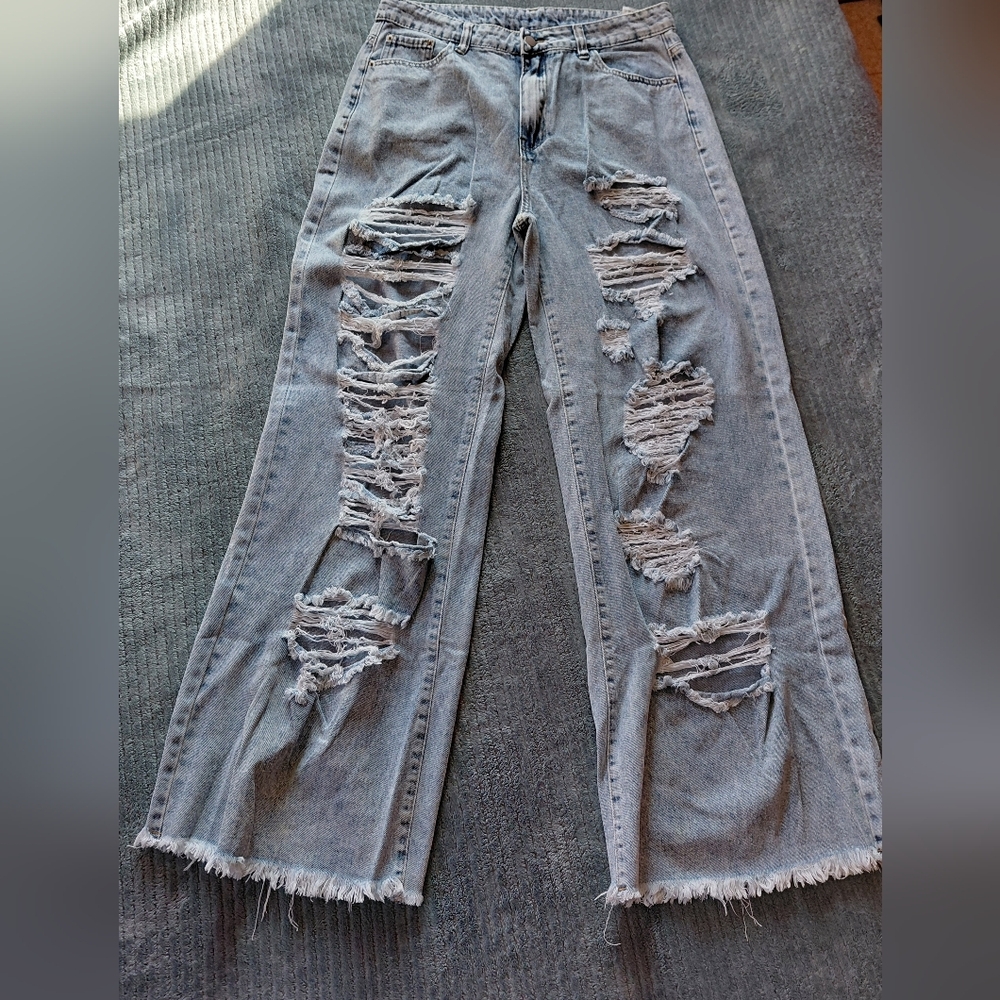 WOMEN'S distressed Size 32  light wash wide leg Denim  jeans